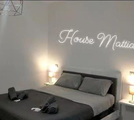 Апартаменты House Mattia Бари Экстерьер фото